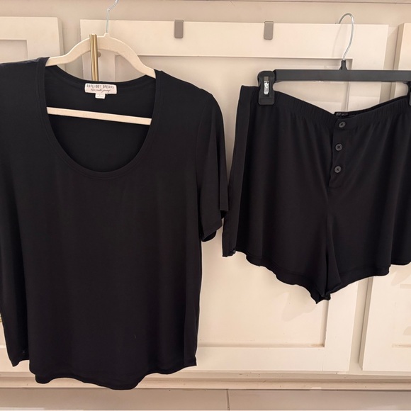 Barefoot Dreams Black Pajama Set Size Large - Picture 6 of 12